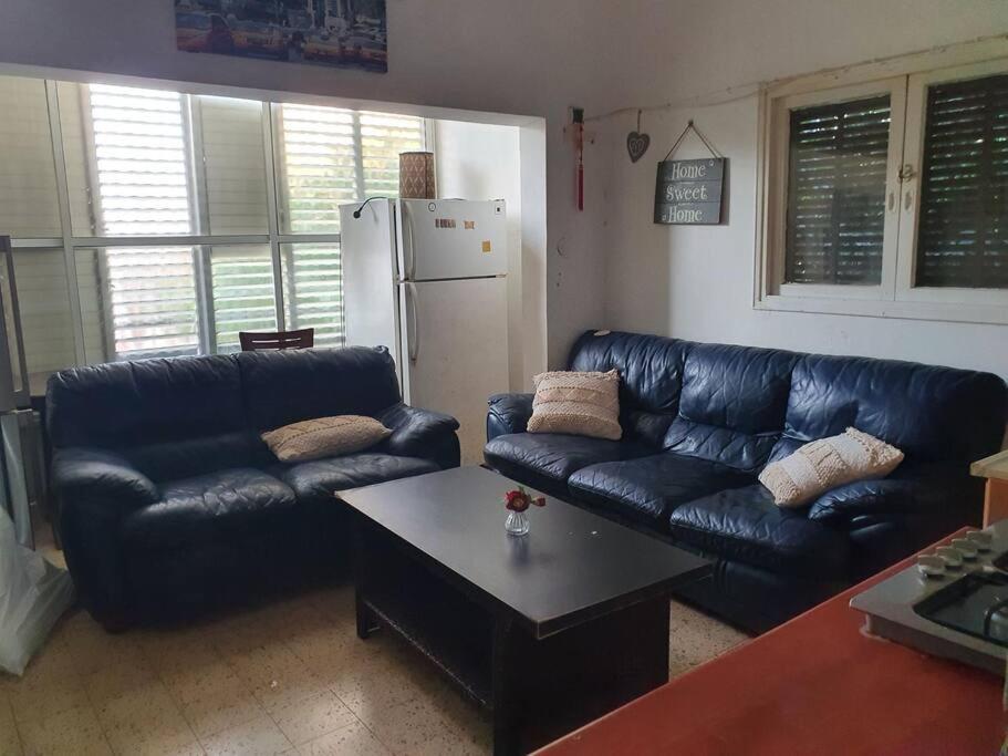 2 Bedroom Apartment In Batiya Makov Shared Rooms Rechovot Kültér fotó